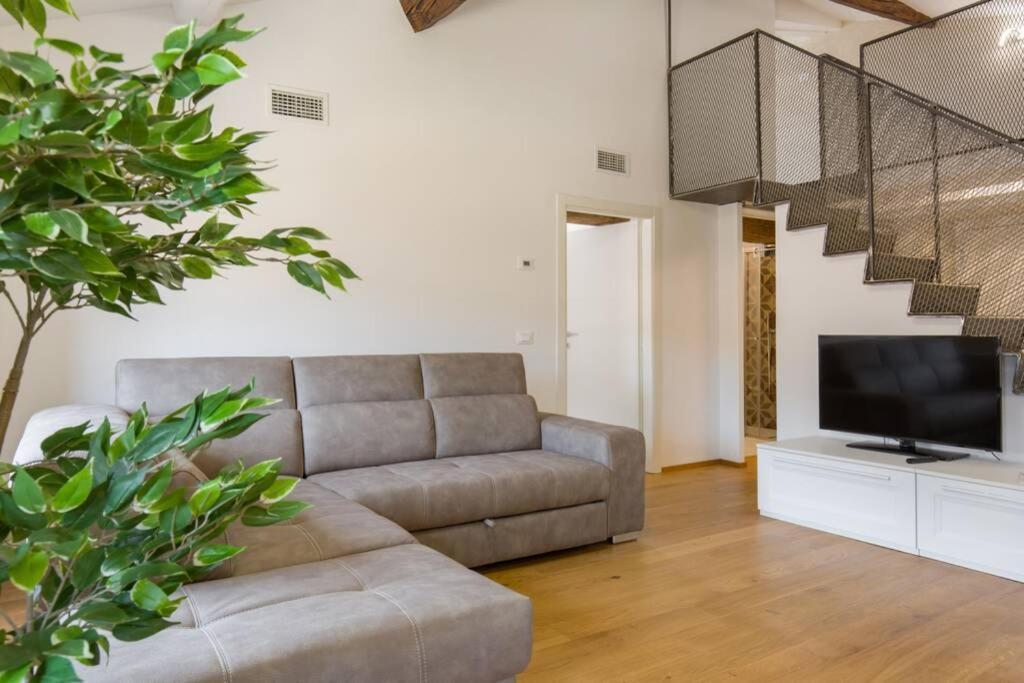 Luxury Design Apt With Amazing View Lägenhet Verona Exteriör bild